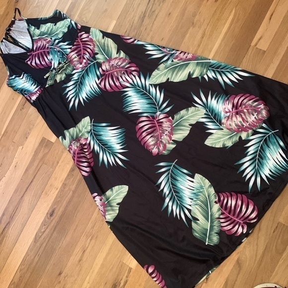 Huskary Dresses & Skirts - Huskary Tropical Floral Tie Cinched Waist Halter Maxi Dress Women’s S